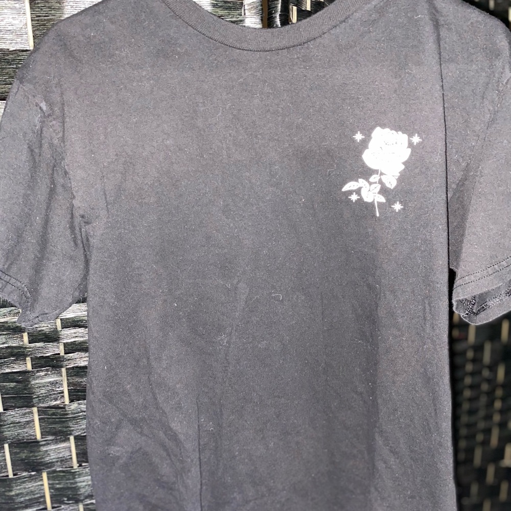 Yours truly black M T-shirt rose front and back